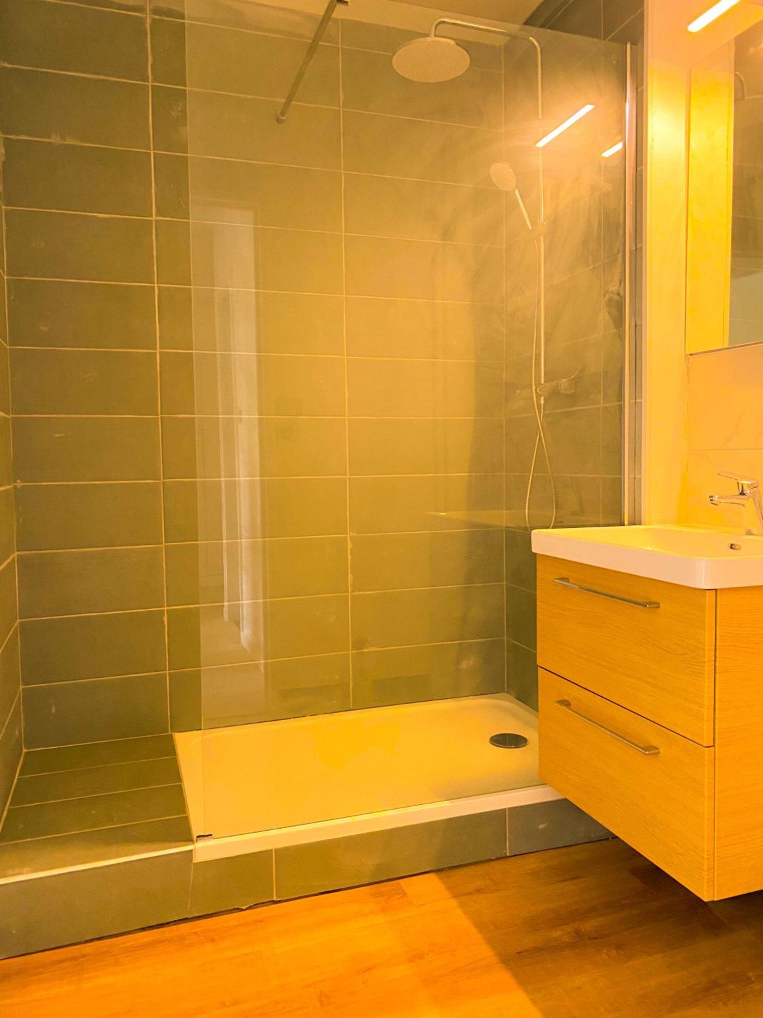Spacieux Appartement Lumineux Брест Екстериор снимка